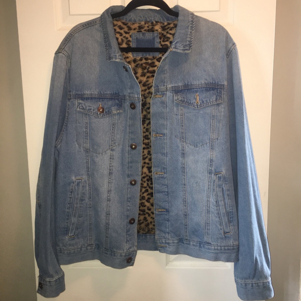 Light Blue Jean Jacket w/ Leopard Lining